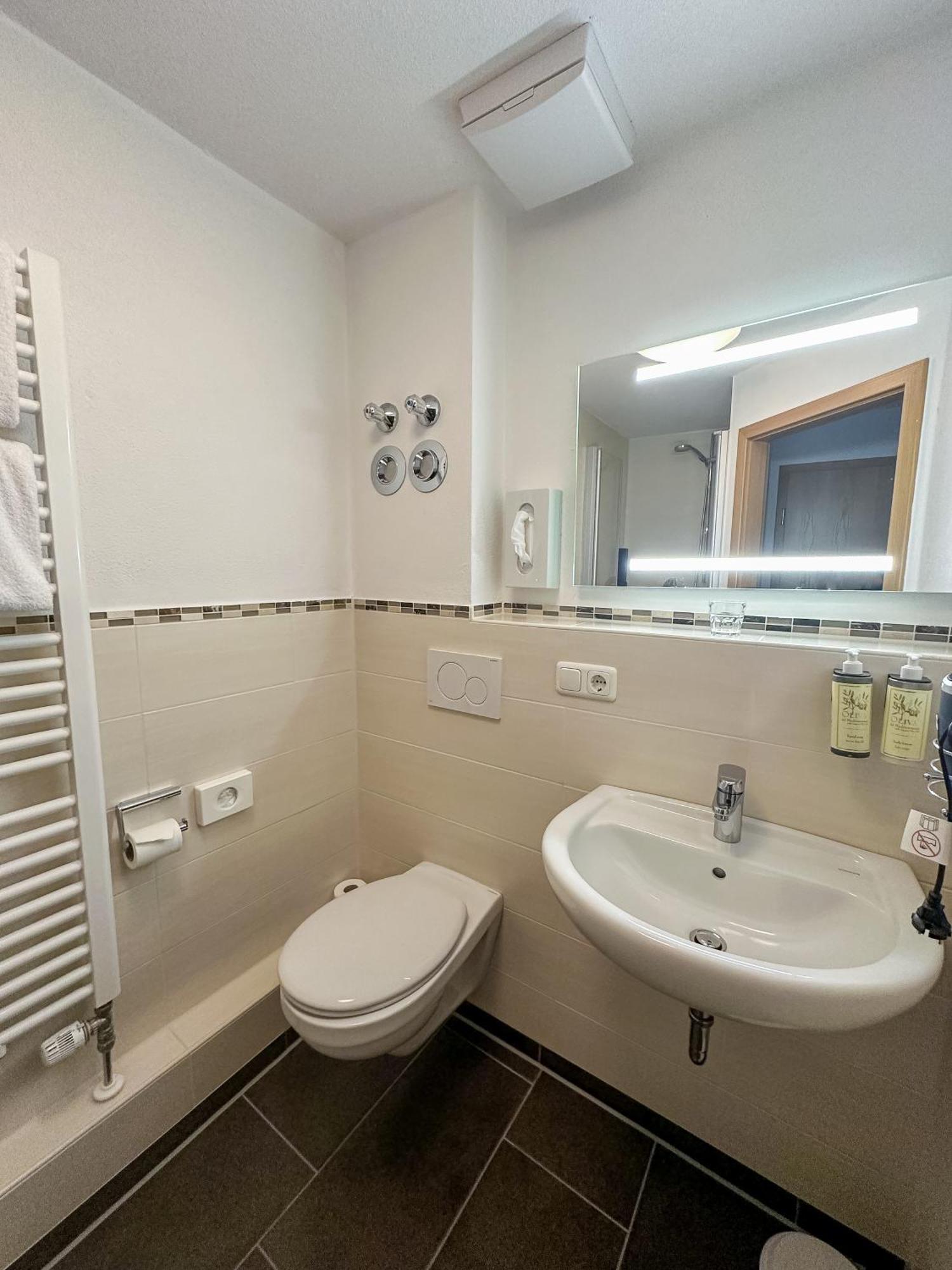 Hotel Gasthof Alter Wirt Farchant Luaran gambar