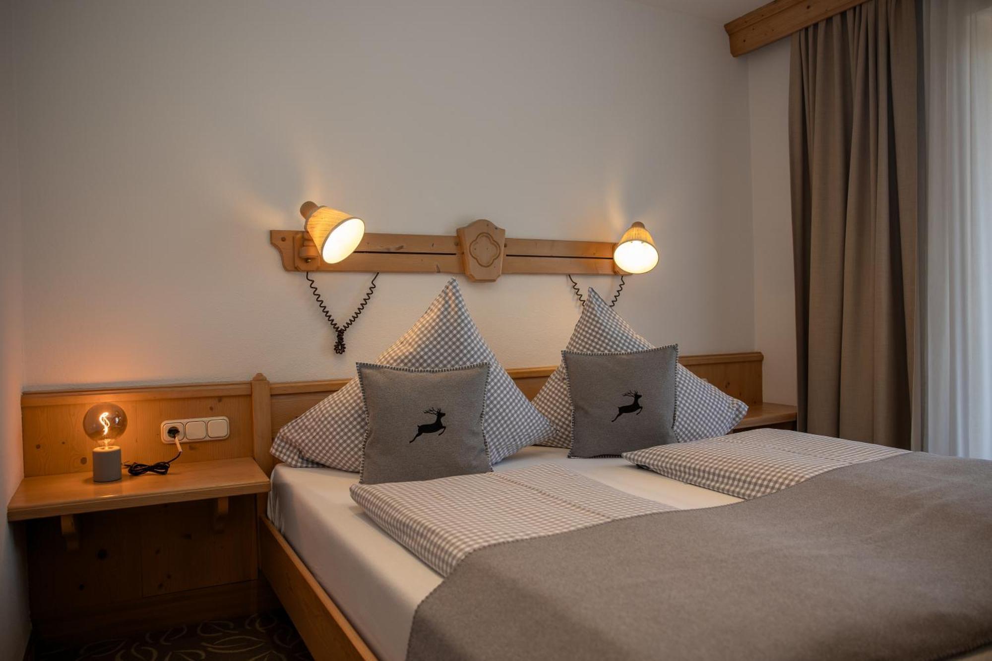 Hotel Gasthof Alter Wirt Farchant Luaran gambar