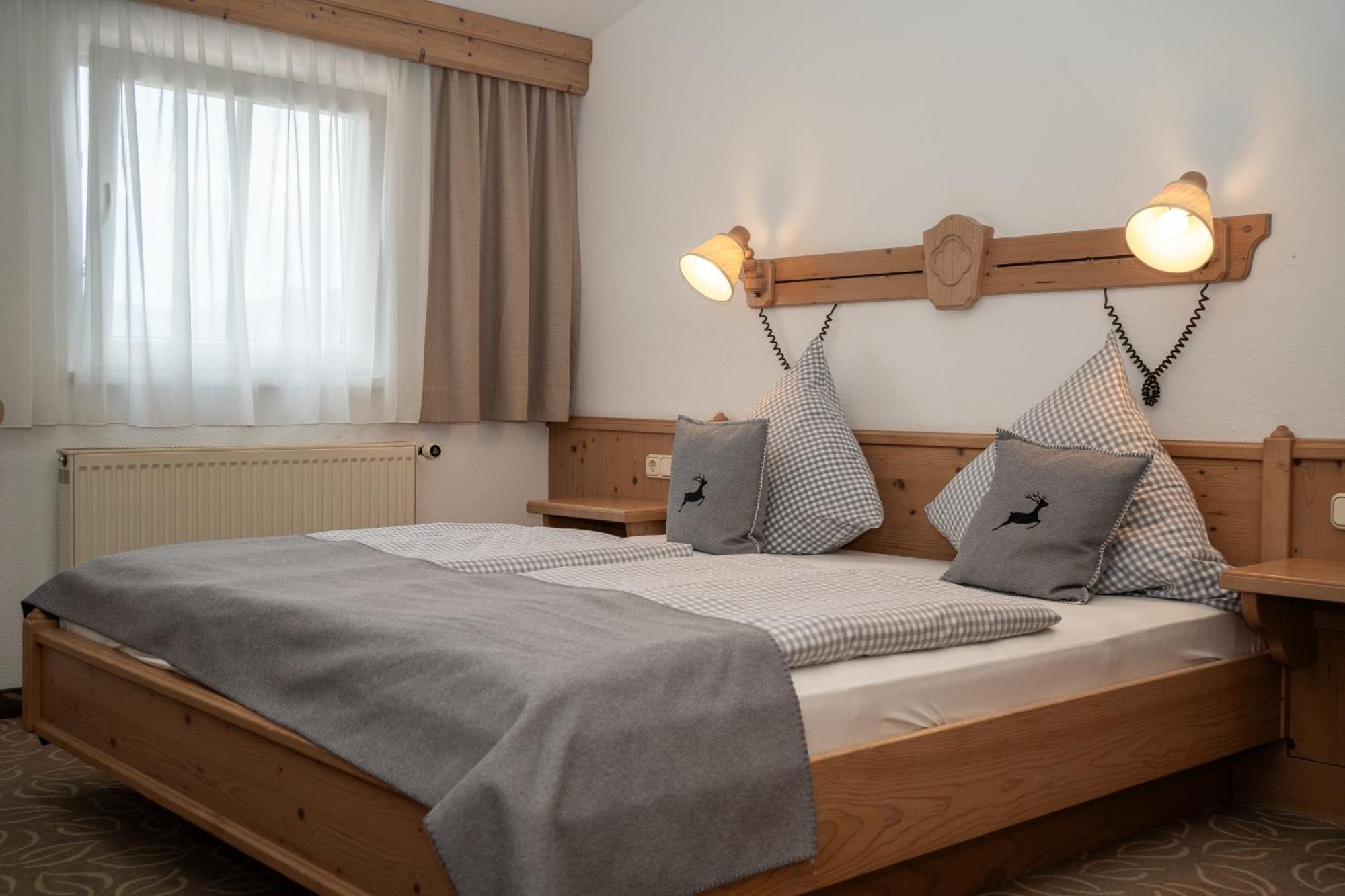 Hotel Gasthof Alter Wirt Farchant Luaran gambar